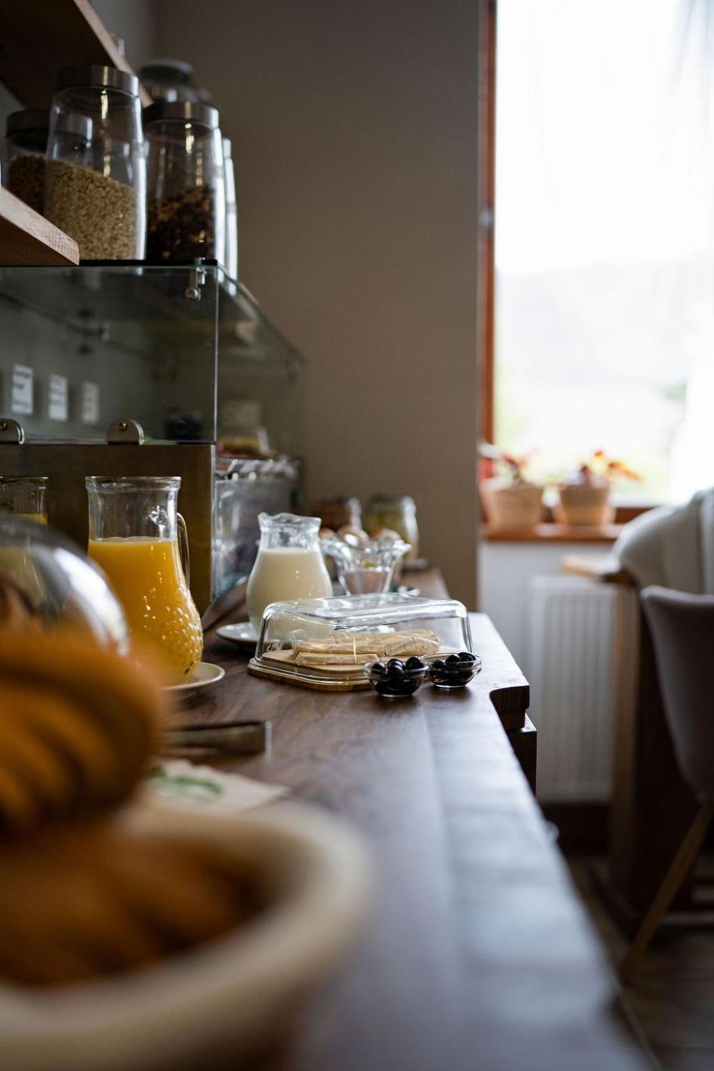 Bed & Breakfast Hugo Plesivec Екстериор снимка