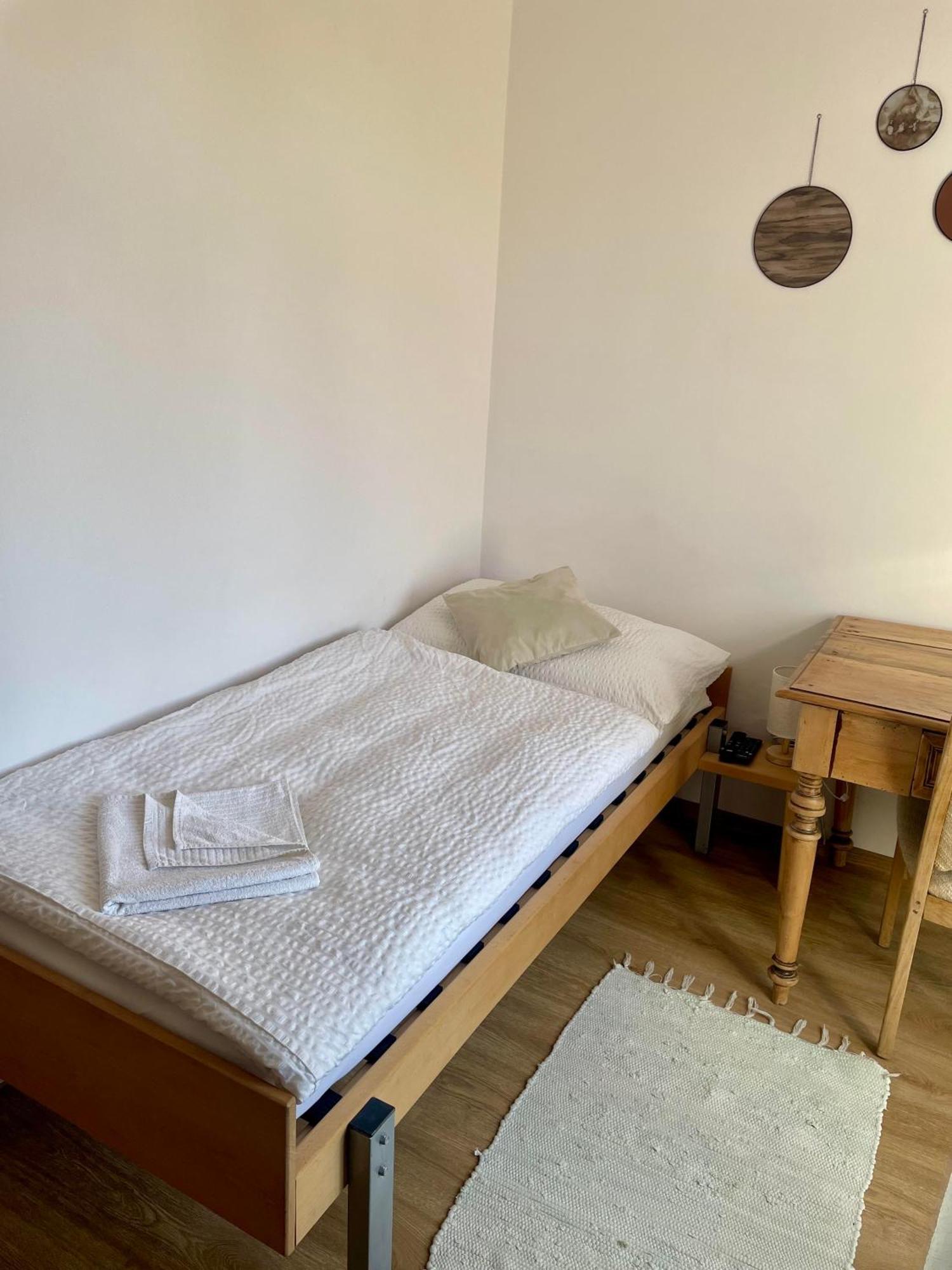 Bed & Breakfast Hugo Plesivec Екстериор снимка