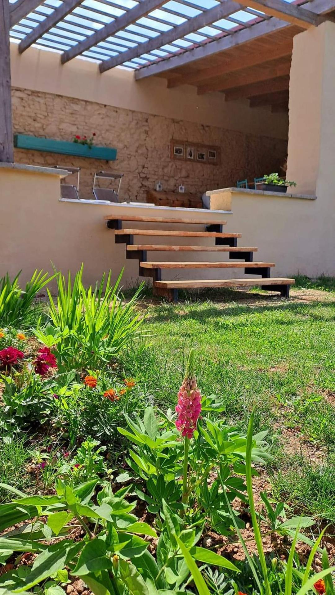 Bed & Breakfast Hugo Plesivec Екстериор снимка